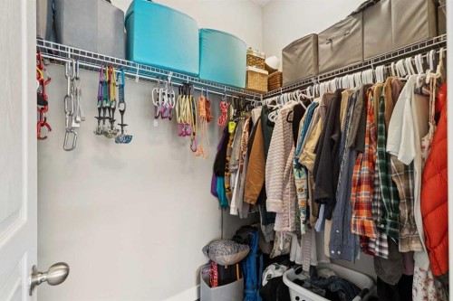 1127 Mckenzie Towne Row Se, Calgary, AB - Indoor With Storage