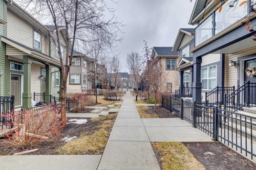 1127 Mckenzie Towne Row Se, Calgary, AB - Outdoor