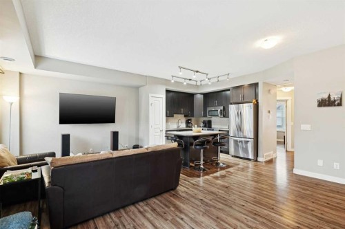 1127 Mckenzie Towne Row Se, Calgary, AB - Indoor