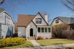 1314 Scotland Street SW Calgary, AB T3C 2L4