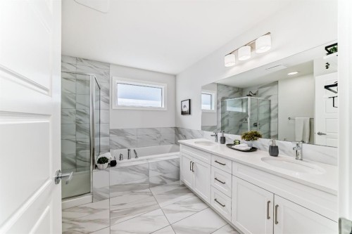 194 Willow Place, Cochrane, AB - Indoor Photo Showing Bathroom