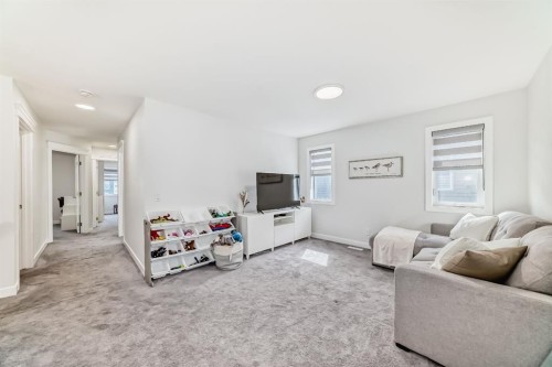 194 Willow Place, Cochrane, AB - Indoor