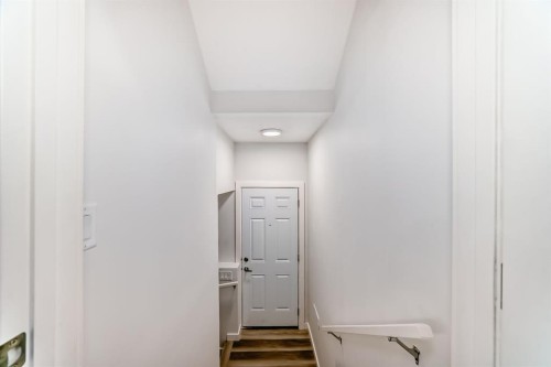 194 Willow Place, Cochrane, AB - Indoor Photo Showing Other Room