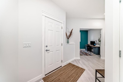 194 Willow Place, Cochrane, AB - Indoor Photo Showing Other Room