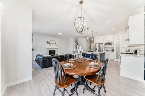 194 Willow Place, Cochrane, AB - Indoor Photo Showing Dining Room