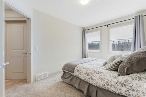 72 Evansdale Landing Nw, Calgary, AB - Indoor Photo Showing Bedroom
