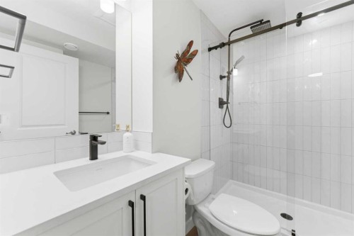 72 Evansdale Landing Nw, Calgary, AB - Indoor Photo Showing Bathroom