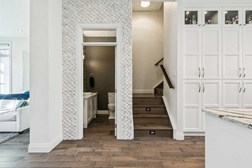 2109 20 Avenue Sw, Calgary, AB - Indoor Photo Showing Other Room