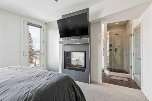 2109 20 Avenue Sw, Calgary, AB - Indoor Photo Showing Bedroom