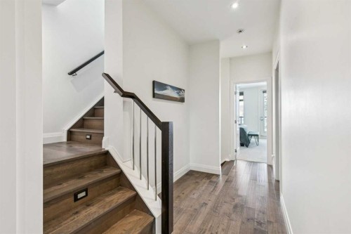 2109 20 Avenue Sw, Calgary, AB - Indoor Photo Showing Other Room