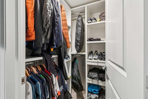 2109 20 Avenue Sw, Calgary, AB - Indoor With Storage