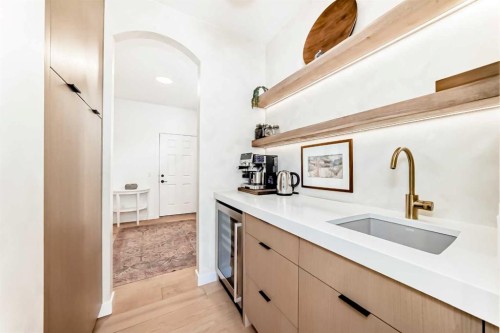 60 Cranbrook Cape Se, Calgary, AB - Indoor Photo Showing Kitchen