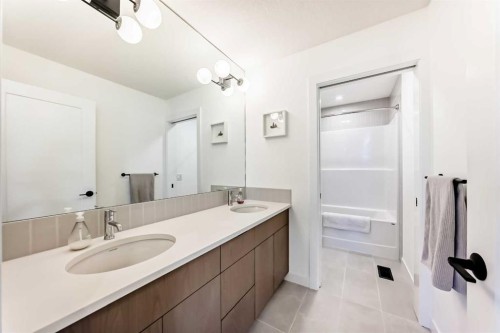 60 Cranbrook Cape Se, Calgary, AB - Indoor Photo Showing Bathroom