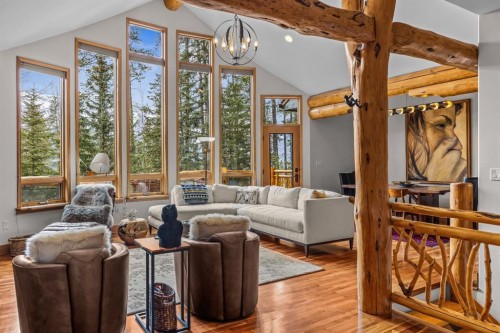 109 Silvertip Ridge, Canmore, AB - Indoor Photo Showing Living Room