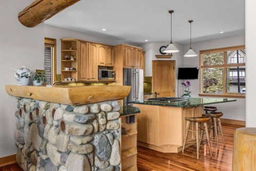 109 Silvertip Ridge, Canmore, AB - Indoor Photo Showing Kitchen