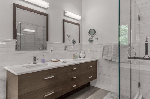 109 Silvertip Ridge, Canmore, AB - Indoor Photo Showing Bathroom