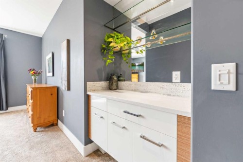 2027 42 Avenue Sw, Calgary, AB - Indoor