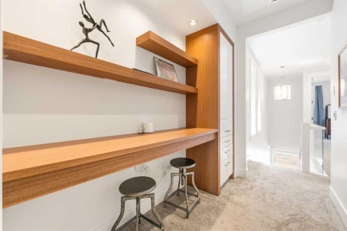 2027 42 Avenue Sw, Calgary, AB - Indoor Photo Showing Other Room