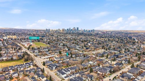 2027 42 Avenue Sw, Calgary, AB - Outdoor With View