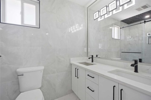 248 Castledale Way Ne, Calgary, AB - Indoor Photo Showing Bathroom