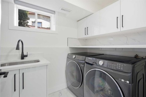 248 Castledale Way Ne, Calgary, AB - Indoor Photo Showing Laundry Room