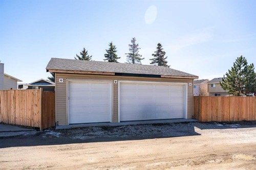 248 Castledale Way Ne, Calgary, AB - Outdoor With Exterior