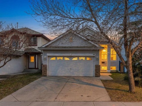44 Douglas Glen Crescent Se, Calgary, AB - Outdoor