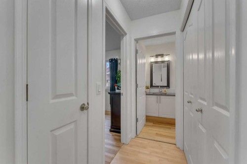 44 Douglas Glen Crescent Se, Calgary, AB - Indoor Photo Showing Other Room