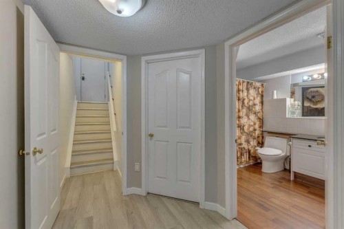 44 Douglas Glen Crescent Se, Calgary, AB - Indoor