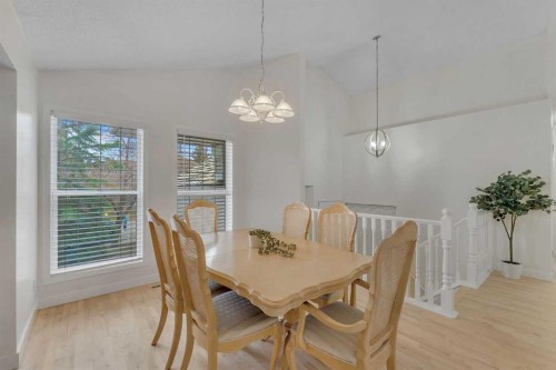44 Douglas Glen Crescent Se, Calgary, AB - Indoor Photo Showing Dining Room