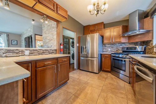 4604 Namaka Crescent Nw, Calgary, AB - Indoor Photo Showing Kitchen With Stainless Steel Kitchen