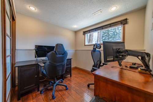 4604 Namaka Crescent Nw, Calgary, AB - Indoor Photo Showing Office