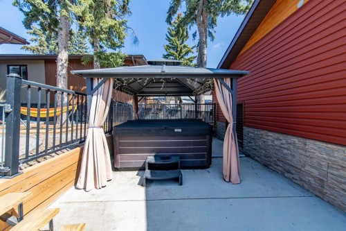 4604 Namaka Crescent Nw, Calgary, AB - Outdoor With Deck Patio Veranda With Exterior