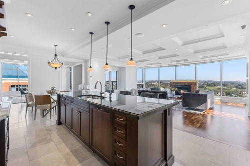 2801-910 5 Avenue Sw, Calgary, AB - Indoor Photo Showing Kitchen With Upgraded Kitchen
