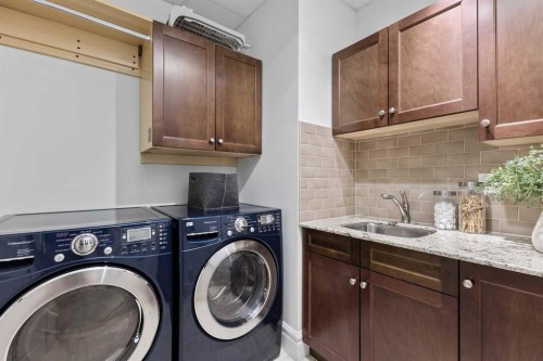 2801-910 5 Avenue Sw, Calgary, AB - Indoor Photo Showing Laundry Room
