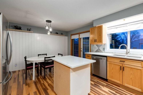 222075 Range Road 264, Rural Wheatland County, AB - Indoor Photo Showing Kitchen With Double Sink
