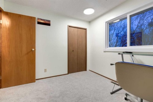 222075 Range Road 264, Rural Wheatland County, AB - Indoor Photo Showing Other Room