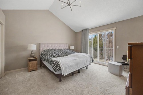 8 Ypres Lane Sw, Calgary, AB - Indoor Photo Showing Bedroom