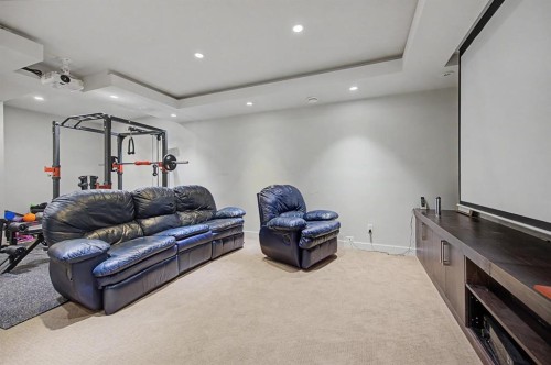 8 Ypres Lane Sw, Calgary, AB - Indoor