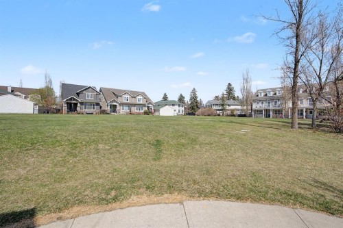 8 Ypres Lane Sw, Calgary, AB - Outdoor
