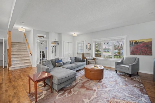 8 Ypres Lane Sw, Calgary, AB - Indoor Photo Showing Living Room