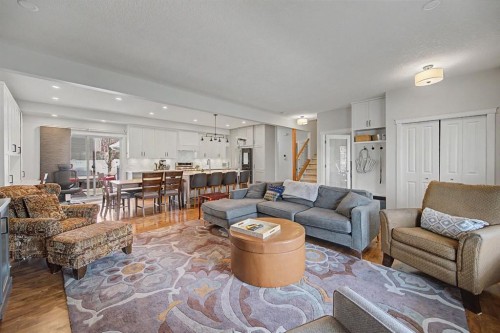 8 Ypres Lane Sw, Calgary, AB - Indoor Photo Showing Living Room