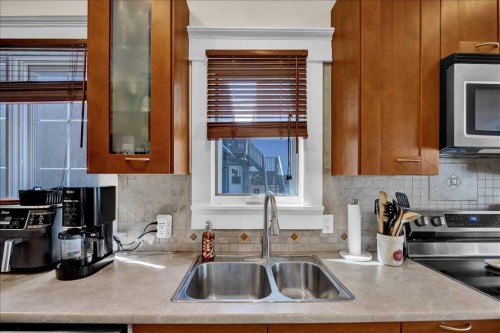 532 19 Avenue Sw, Calgary, AB - Indoor Photo Showing Kitchen With Double Sink