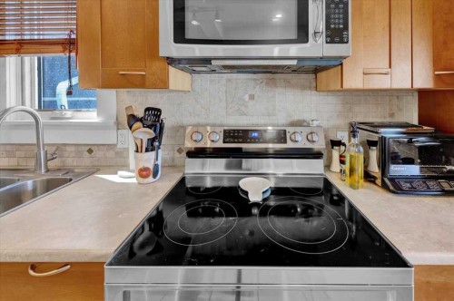 532 19 Avenue Sw, Calgary, AB - Indoor Photo Showing Kitchen With Upgraded Kitchen