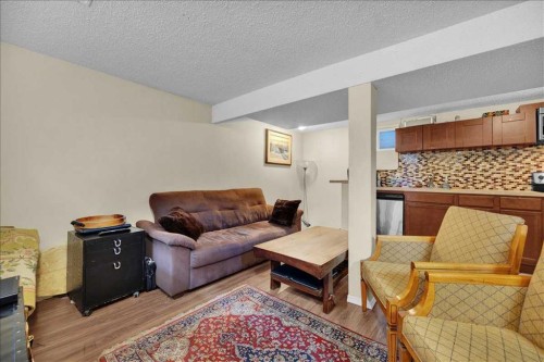 532 19 Avenue Sw, Calgary, AB - Indoor Photo Showing Living Room
