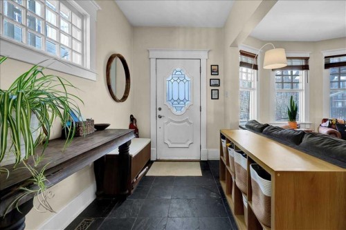 532 19 Avenue Sw, Calgary, AB - Indoor Photo Showing Other Room