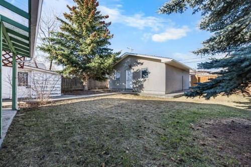 903 40 Street Sw, Calgary, AB - Outdoor