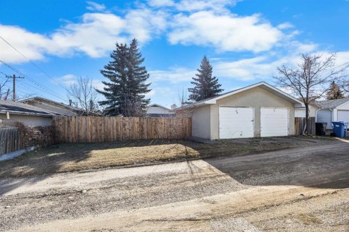 903 40 Street Sw, Calgary, AB - Outdoor