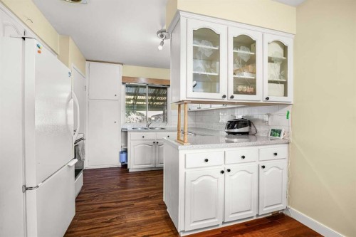 903 40 Street Sw, Calgary, AB - Indoor