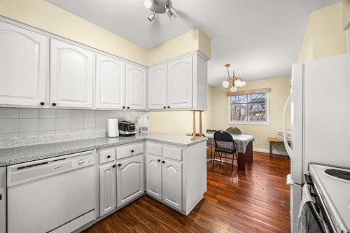 903 40 Street Sw, Calgary, AB - Indoor Photo Showing Kitchen